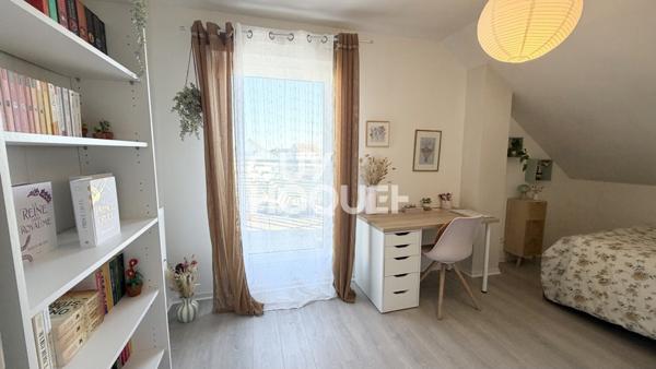 CHEVIGNY-SAINT-SAUVEUR Appartement à vendre de 5 pièces de 121.3 m²