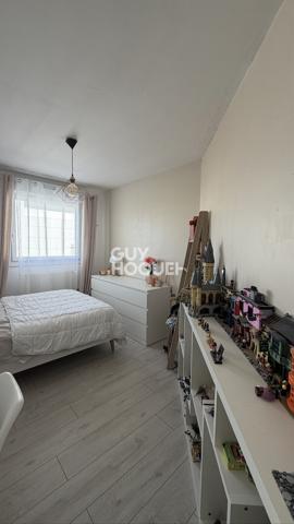 CHEVIGNY-SAINT-SAUVEUR Appartement à vendre de 5 pièces de 121.3 m²
