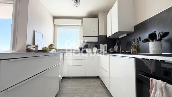 CHEVIGNY-SAINT-SAUVEUR Appartement à vendre de 5 pièces de 121.3 m²
