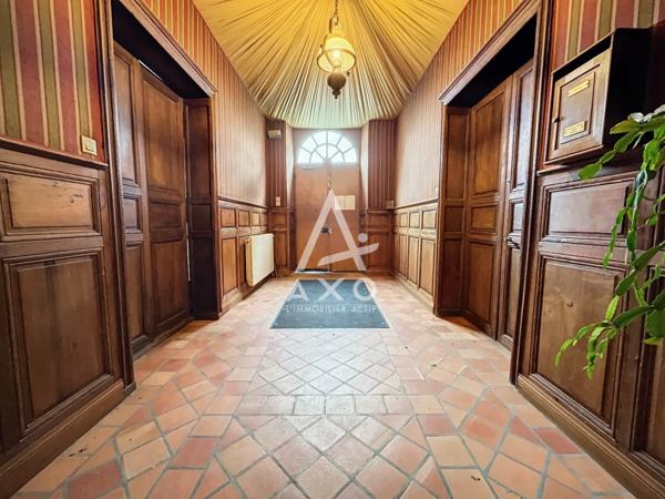 Domaine Exceptionnel à Verrières-en-Anjou: Opportunité d'Investissement Immobilier avec 10 Appartements Loués