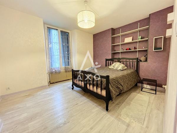 Domaine Exceptionnel à Verrières-en-Anjou: Opportunité d'Investissement Immobilier avec 10 Appartements Loués