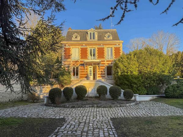 demeure Bourgeoise avec ascensseur dans l'un des plus beau village du Vexin