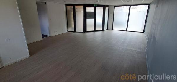 Location Local commercial92 m² - 5 Pièces - FLAVIN (12450)