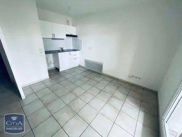 Appartement à louer 1 pièce 24.47m² La Seyne-sur-Mer (83500)