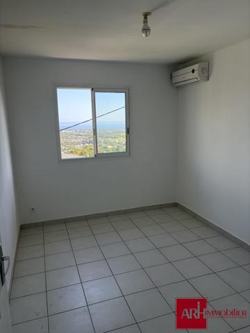 A LOUER VILLA F6 AVEC BELLE VUE DEGAGEE - GRANDE MONTEE