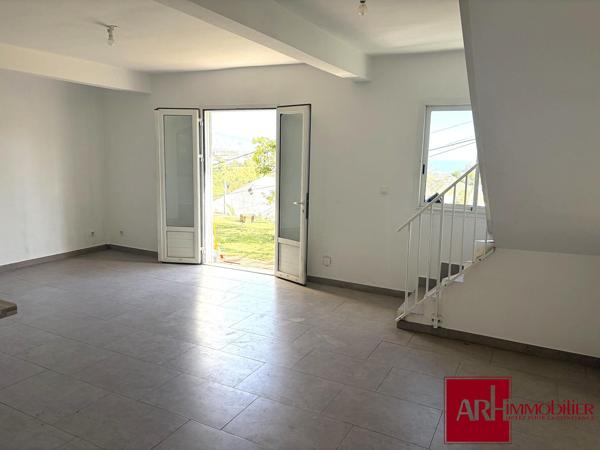 A LOUER VILLA F6 AVEC BELLE VUE DEGAGEE - GRANDE MONTEE