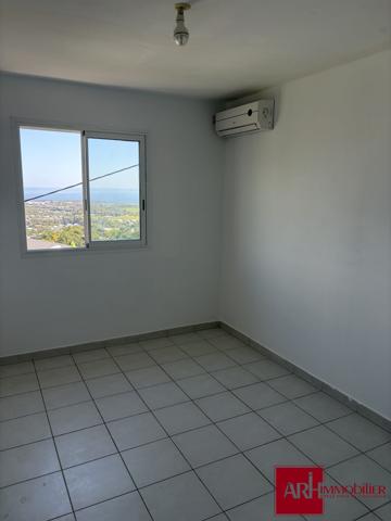 A LOUER VILLA F6 AVEC BELLE VUE DEGAGEE - GRANDE MONTEE