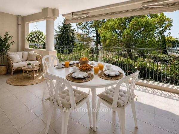 Vente                                                      Appartement
                        
                     4 pièces                      80 m2                     à Mouans-Sartoux
