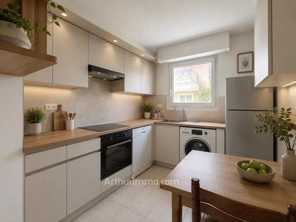 Vente                                                      Appartement
                        
                     4 pièces                      80 m2                     à Mouans-Sartoux