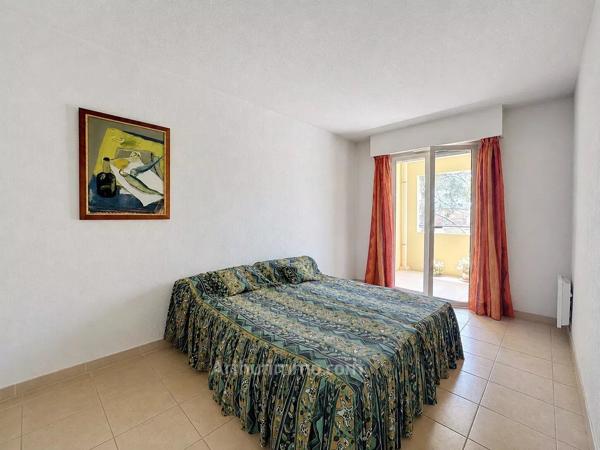 Vente                                                      Appartement
                        
                     4 pièces                      80 m2                     à Mouans-Sartoux