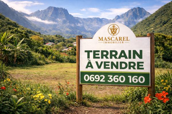 Beau terrain plat constructible