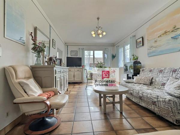 Dept 33 - La Teste De Buch- Maison 5 pièce(s) 79 m2 avec terrasse, son jardin de 745m² et un garage indépendant, une véranda de 10m2 et une buanderie de 15m2 soit une surface utile de 104m2