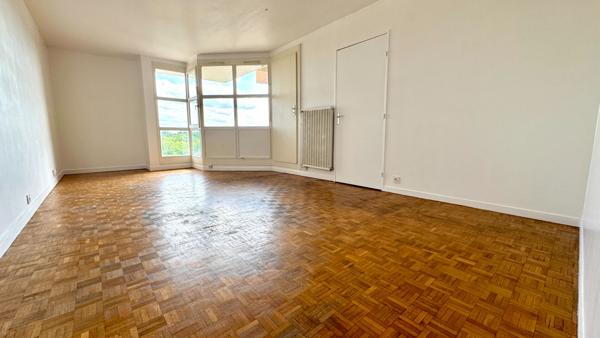 Plein Centre ville, grand F3 pièces avec balcon