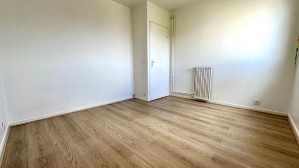 Plein Centre ville, grand F3 pièces avec balcon