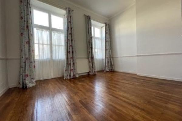 Louer appartement 5 pièces de 177 m²