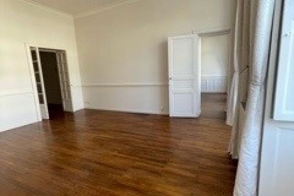 Louer appartement 5 pièces de 177 m²