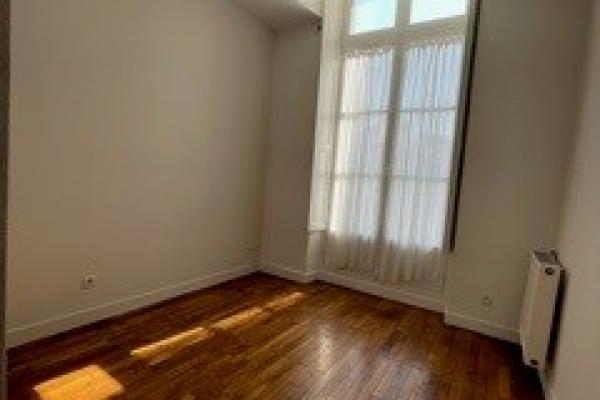 Louer appartement 5 pièces de 177 m²