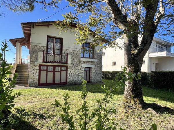 ROYAN - QUARTIER DU PARC - MAISON A RÉNOVER AVEC JARDIN