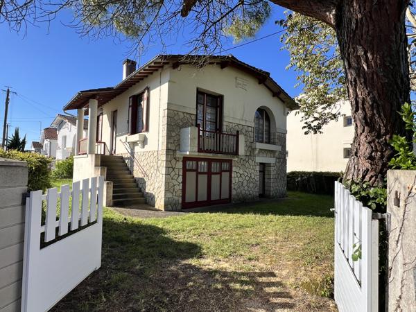 ROYAN - QUARTIER DU PARC - MAISON A RÉNOVER AVEC JARDIN