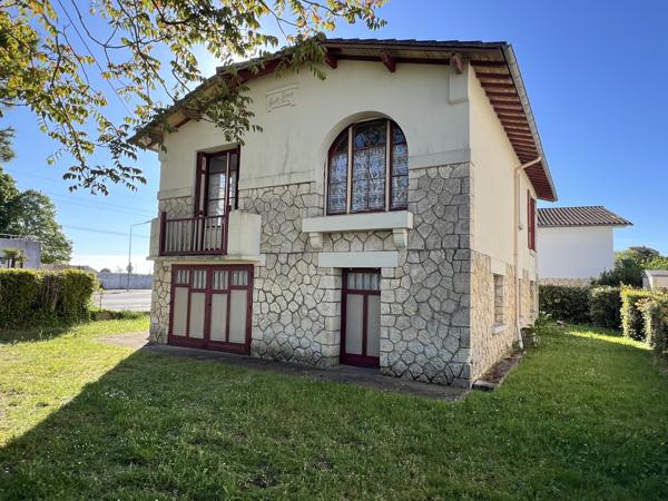 ROYAN - QUARTIER DU PARC - MAISON A RÉNOVER AVEC JARDIN