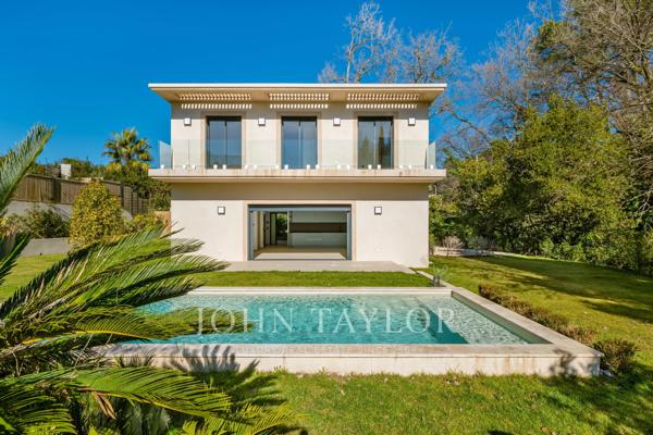Mougins - Villa contemporaine neuve dans petit domaine privé