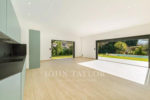Mougins - Villa contemporaine neuve dans petit domaine privé