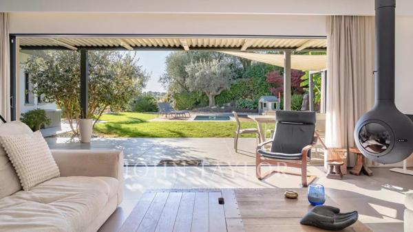 Belle villa neuve de plain-pied dans un domaine fermé à Biot
