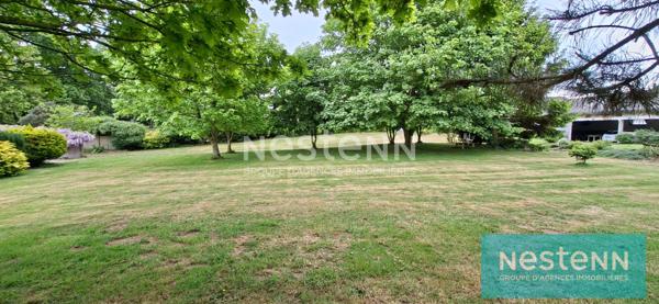 Maison de 4 chambres à vendre à Saint Brandan, accès commerces de QUINTIN à pieds, grand hangar de 550 m², sur  environ 7500 m² de terrain