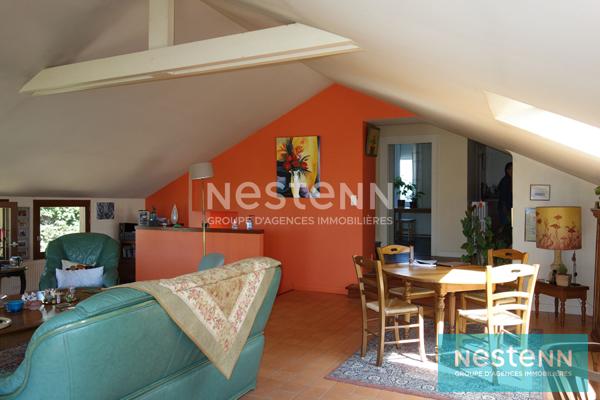 Maison de 4 chambres à vendre à Saint Brandan, accès commerces de QUINTIN à pieds, grand hangar de 550 m², sur  environ 7500 m² de terrain