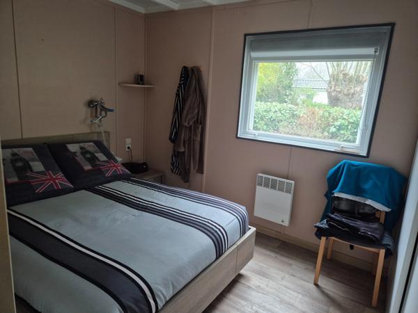 LA TRANCHE SUR MER A 15 MIN DANS RESIDENCE AVEC PISCINE CHALET BOIS 3 CHAMBRES AVEC VERANDA ET JARDIN