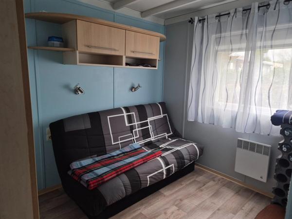 LA TRANCHE SUR MER A 15 MIN DANS RESIDENCE AVEC PISCINE CHALET BOIS 3 CHAMBRES AVEC VERANDA ET JARDIN