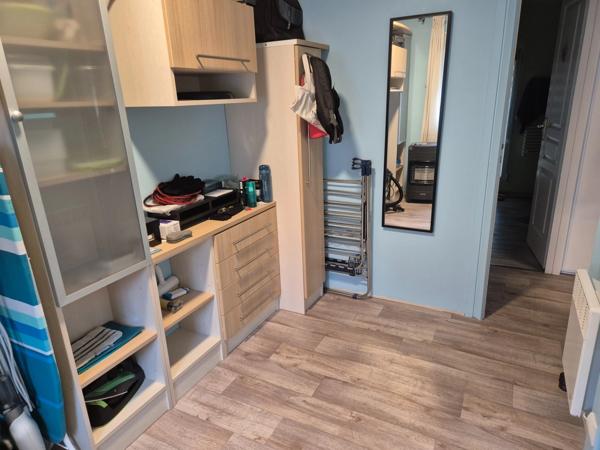LA TRANCHE SUR MER A 15 MIN DANS RESIDENCE AVEC PISCINE CHALET BOIS 3 CHAMBRES AVEC VERANDA ET JARDIN