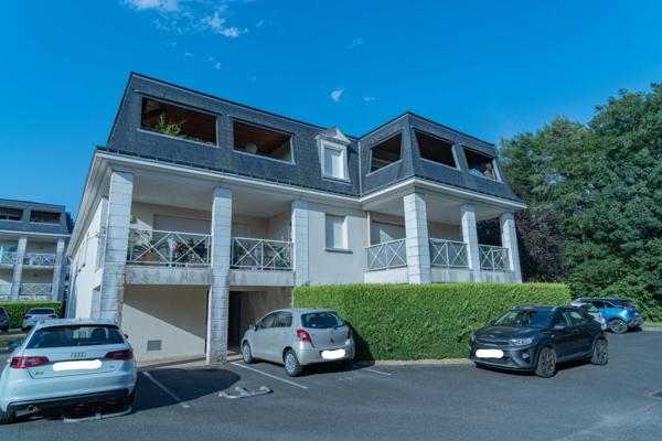 T2 avec terrasse, box, parking et cave – Saint-Cyr-sur-Loire