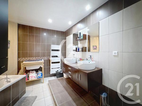 Appartement T5 à vendre  5 pièces - 109,05 m2 CHAMPEY - 70