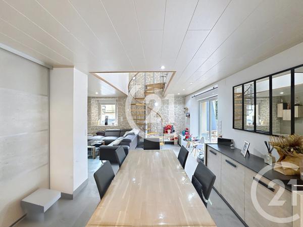 Appartement T5 à vendre  5 pièces - 109,05 m2 CHAMPEY - 70