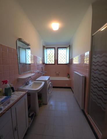 Maison de 163 m2 avec appartement indépendant et Entrepôt de 90 m²