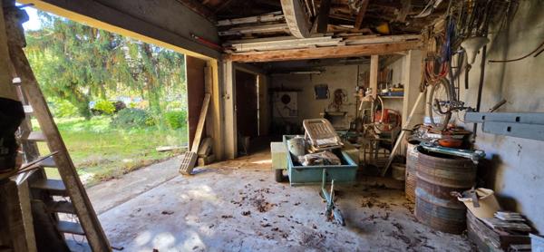 Maison de 163 m2 avec appartement indépendant et Entrepôt de 90 m²