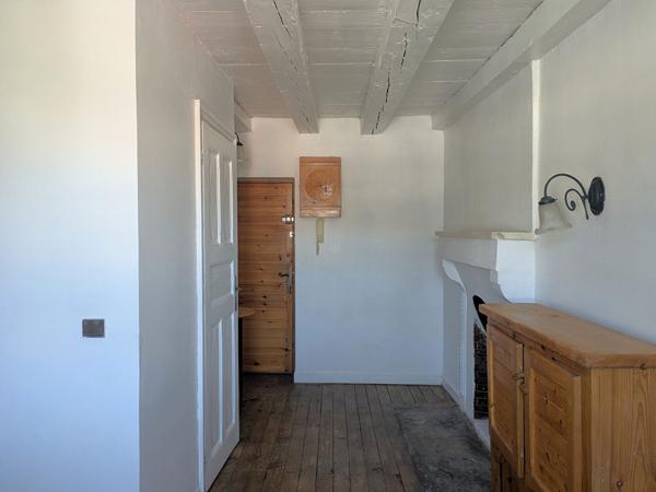 Appartement 2 pièces à vendre au dernier étage en centre-ville de Chambéry