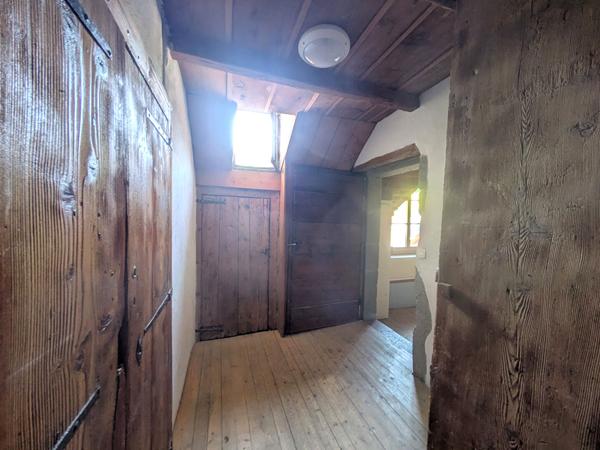 Appartement 2 pièces à vendre au dernier étage en centre-ville de Chambéry