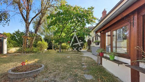 A VENDRE à CEPOY – Vaste maison de caractère, 5 chambres et nombreuses dépendances