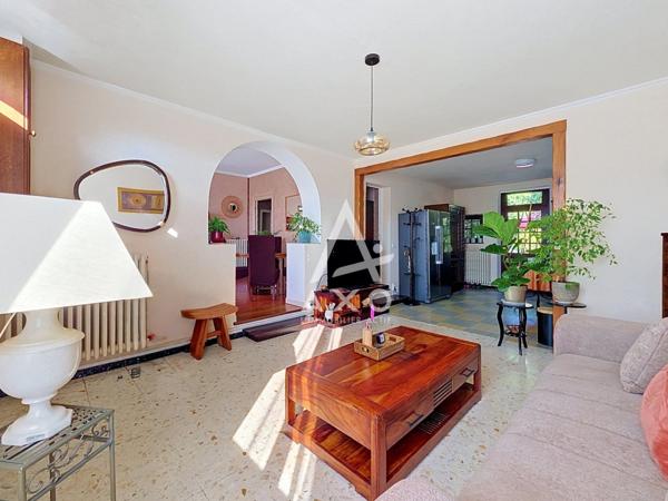 A VENDRE à CEPOY – Vaste maison de caractère, 5 chambres et nombreuses dépendances