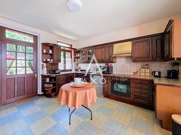 A VENDRE à CEPOY – Vaste maison de caractère, 5 chambres et nombreuses dépendances