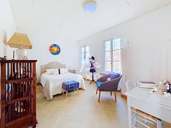 A VENDRE à CEPOY – Vaste maison de caractère, 5 chambres et nombreuses dépendances