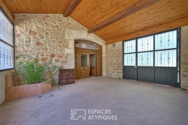 Ancien chai avec son parc boisé