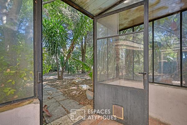 Ancien chai avec son parc boisé