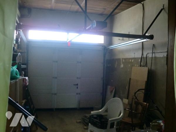 Une maison généreuse de bonne situation, autoroutière et tertiaire