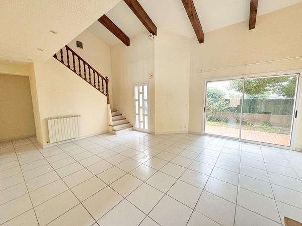 TOULOUGES : Maison 4 faces - 5 pièces 112 m² avec garage et jardin de 360 m².