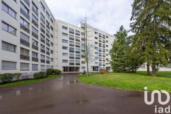 Appartement 3 pièces de 69 m² à Chevilly-Larue (94550)