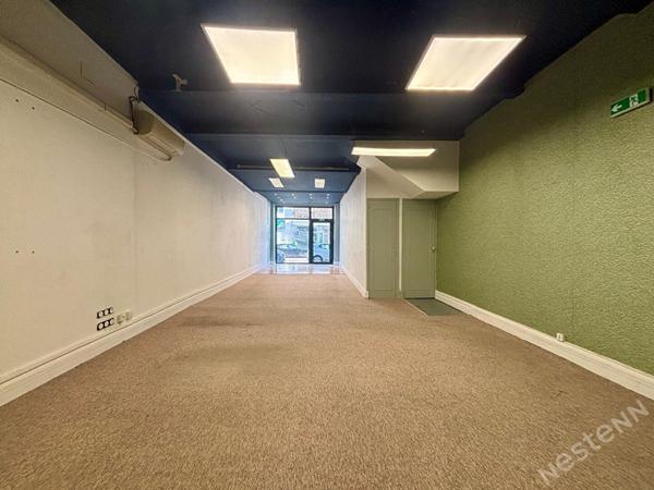 AGEN CENTRE VILLE - LOCAL COMMERCIAL A VENDRE DE 105 m² SITUE SUR UN AXE PASSANT AVEC VITRINE