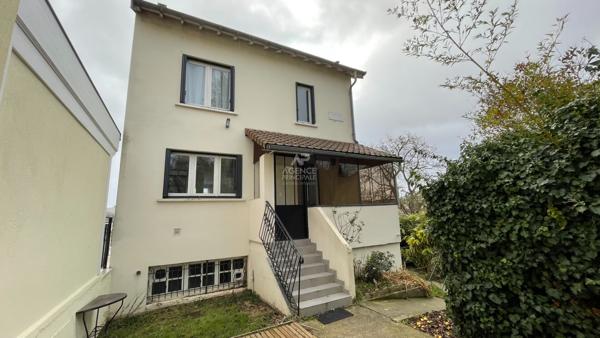 Maison individuelle 120 m² 5 pièces avec jardin - secteur Lycée International Saint Germain en Laye Loyer 3 479 €/mois **  - Référence  17572